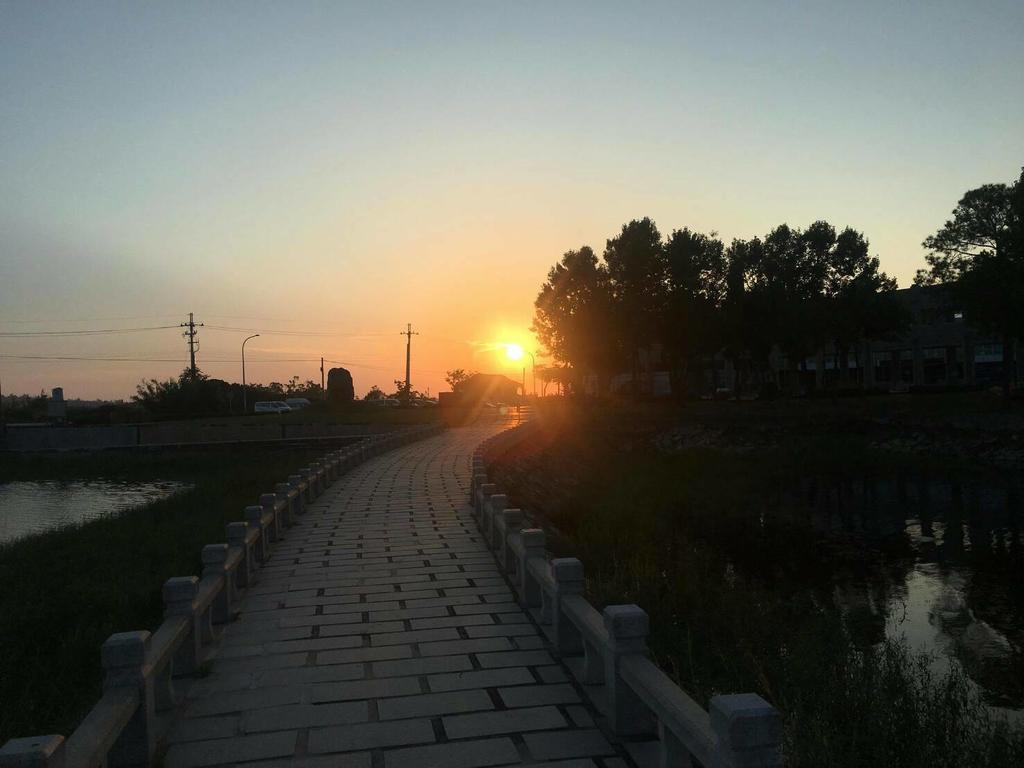 Qg Life 城中館 寵物親子釣魚人民宿 Цзиньчэн Экстерьер фото